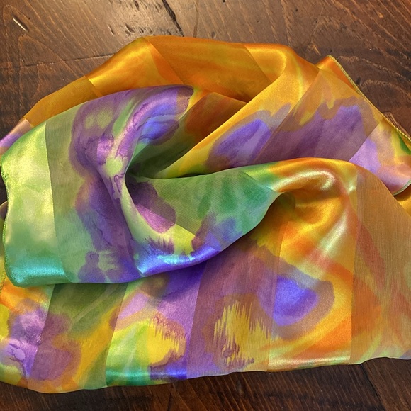 NWOT Gloves and Scarf - Picture 3 of 3